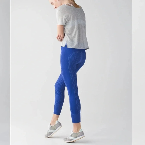 Lululemon - Ebb To Street Pant - Heathered Sapphire Blue - Size S/M - Picture 5 of 11